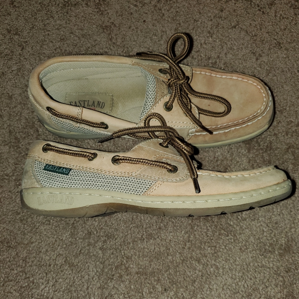 Eastland Solstice Oxfords Size 6M